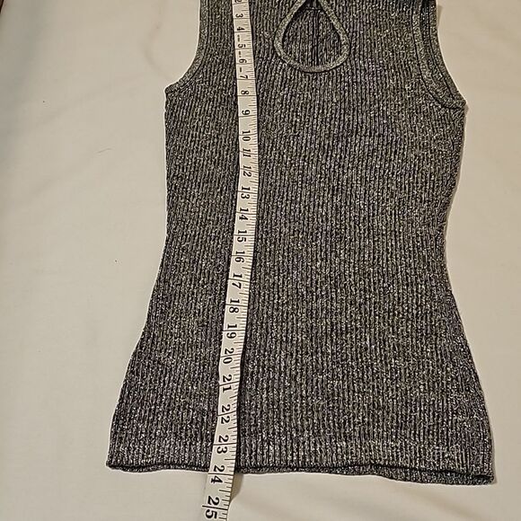 Cache metallic pearl embellish halter too small - Picture 4 of 7